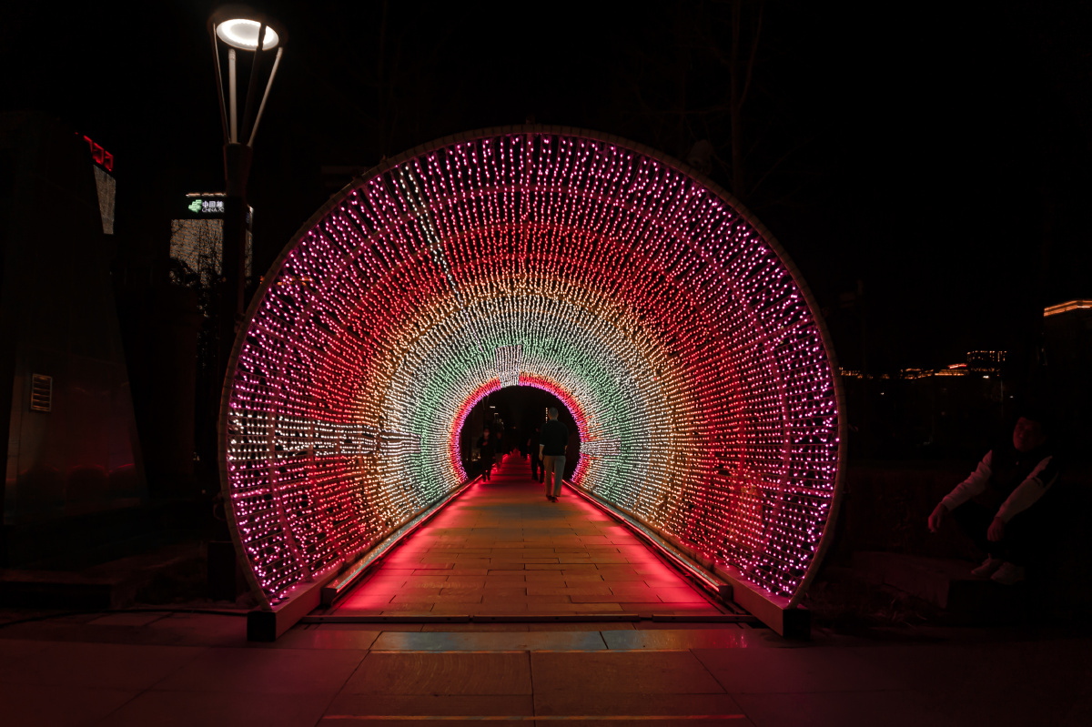延平门广场灯光通道