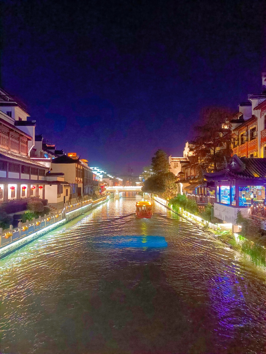 夜色美景～5061秦淮河 秦淮河称为"十里秦淮",是长江下游的一条支流