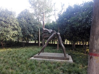 608334