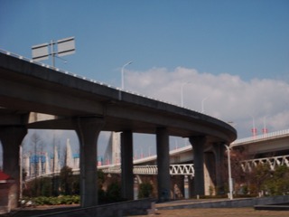 650934