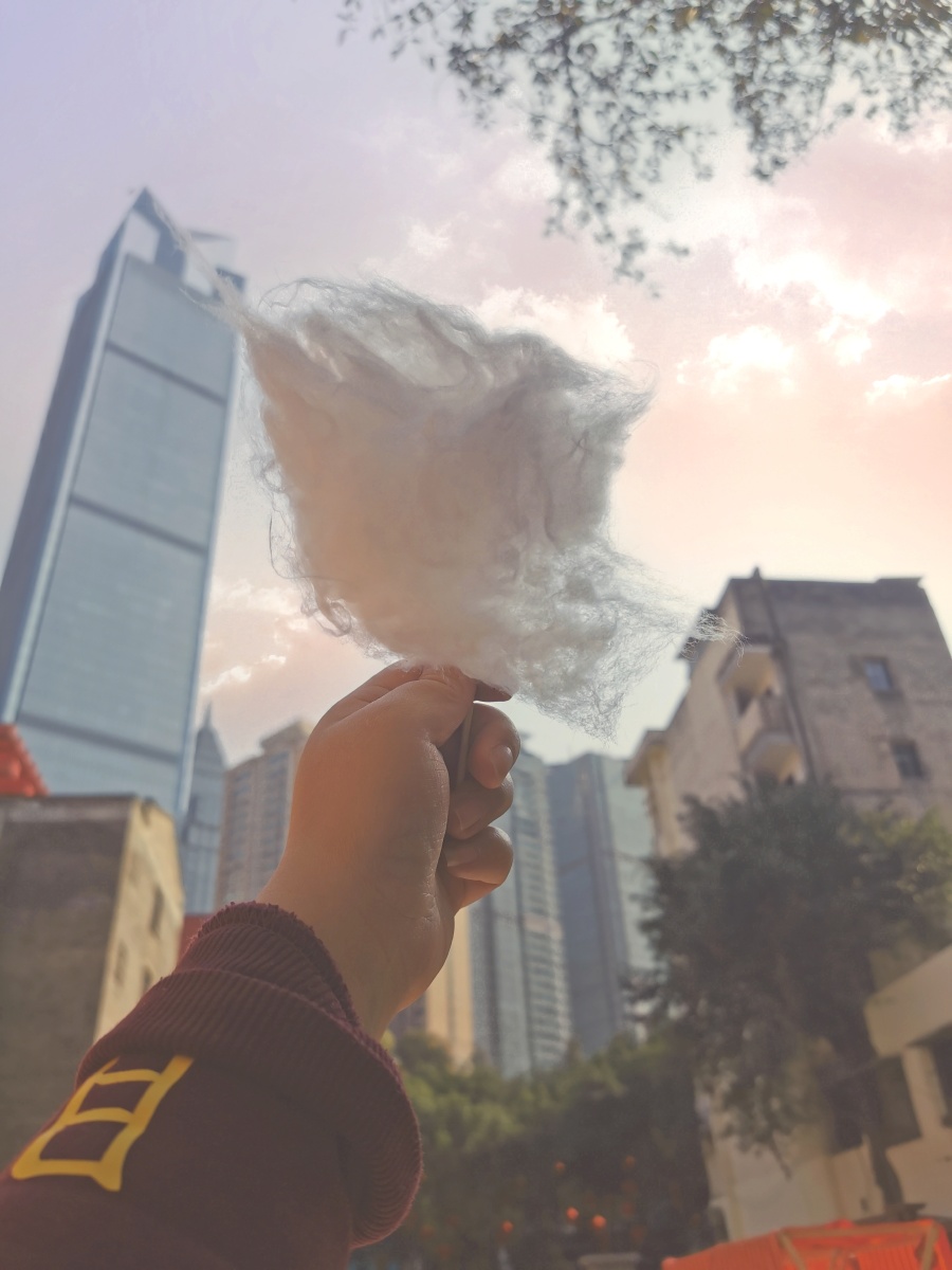 抓一朵云彩在手里