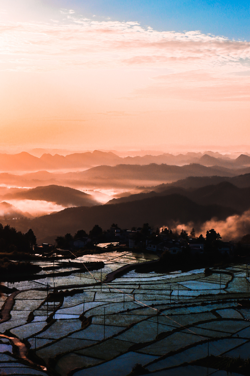 云贵高原～高坡石门傍晚