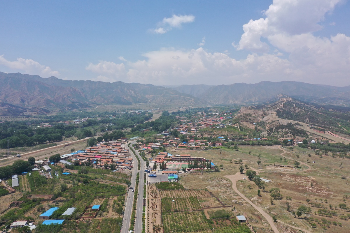呼和浩特大青山东乌素图村和西乌素图村