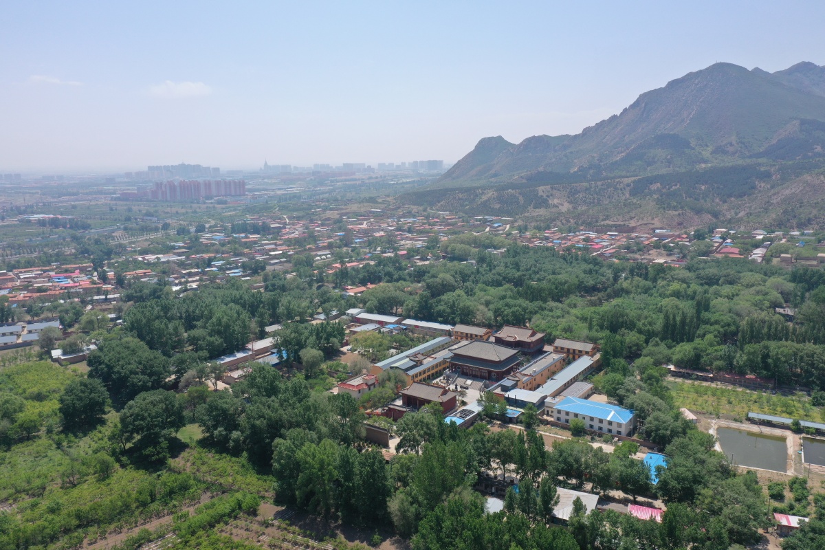 呼和浩特大青山东乌素图村和西乌素图村