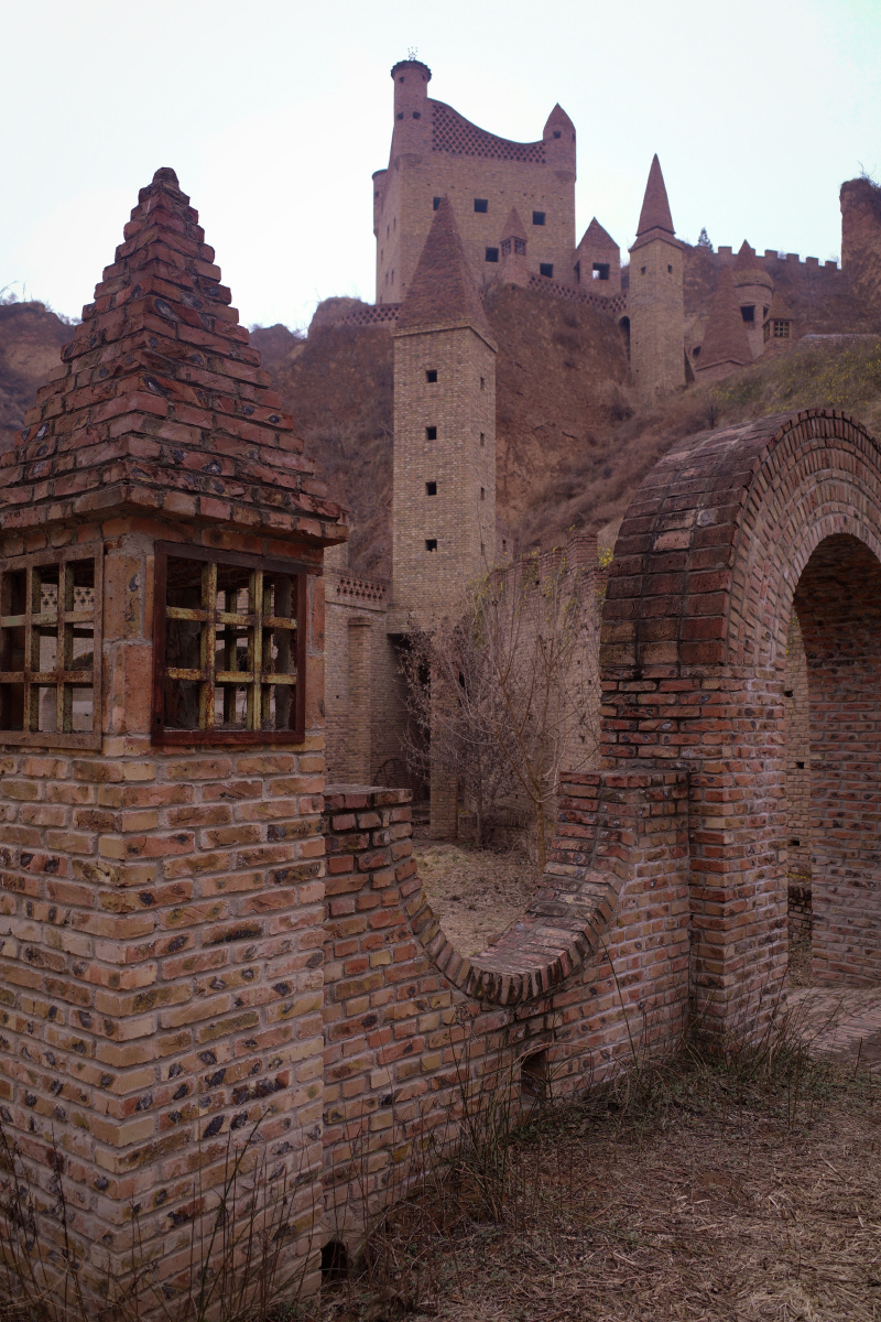 "废墟古堡"/荒凉末日风