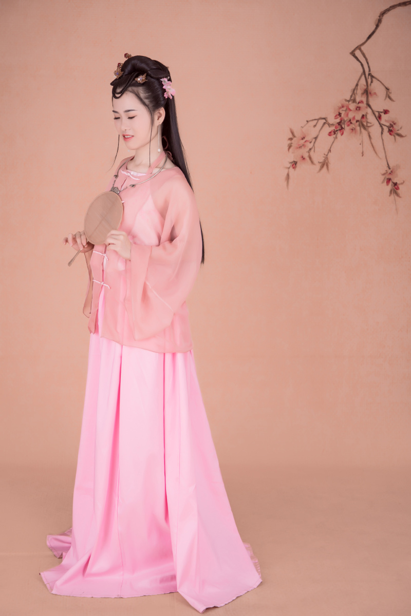 穿越古代跃身一变窈窕淑女