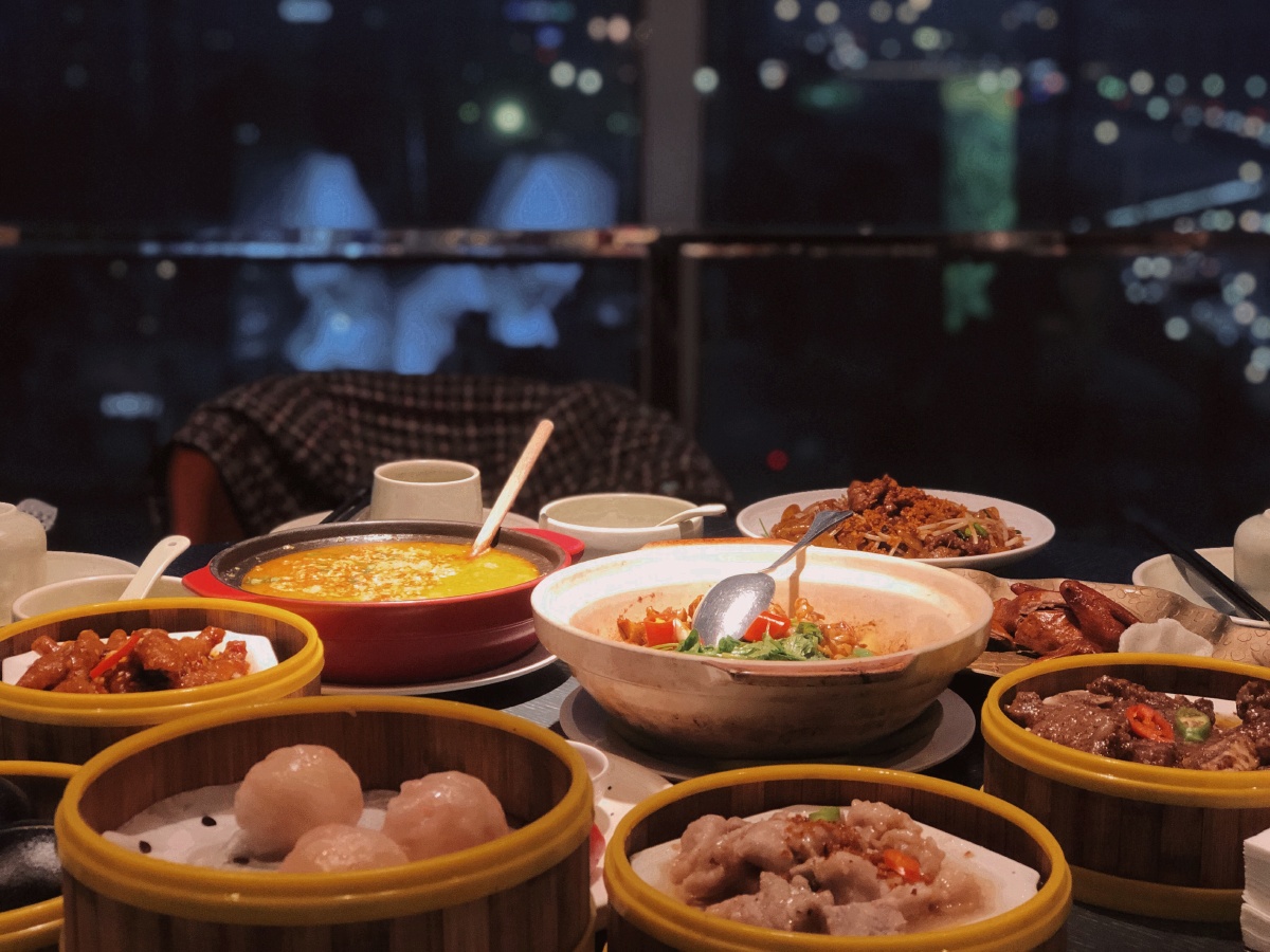 广东茶餐厅超好吃的!看夜景享美食!