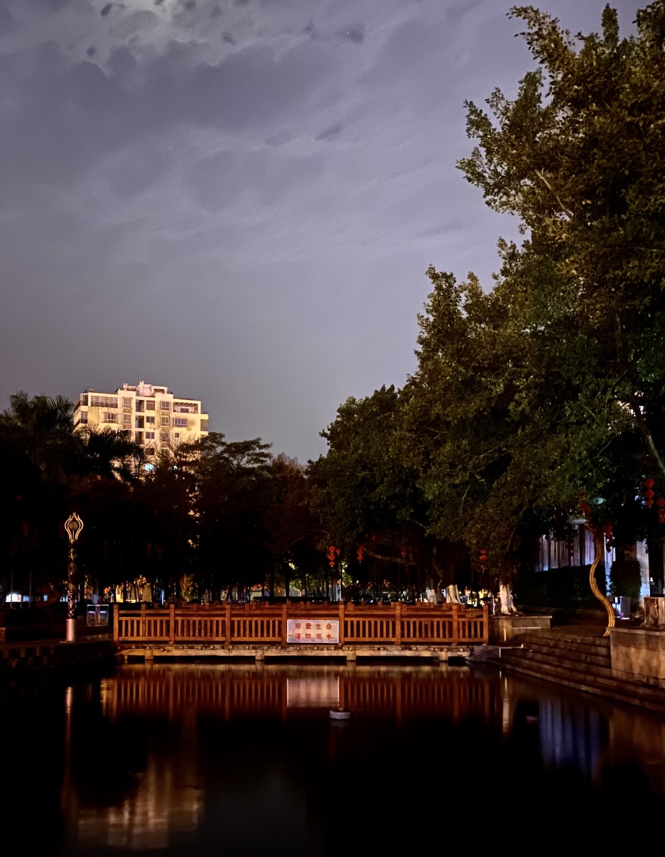 平果市文化广场夜拍