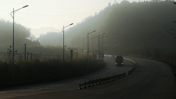 587984