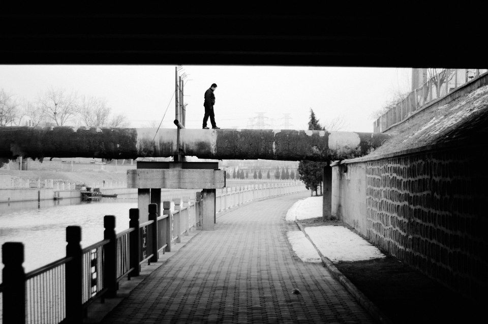 一个人的游乐场——独木桥