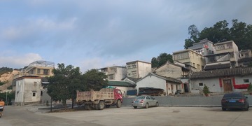 61439