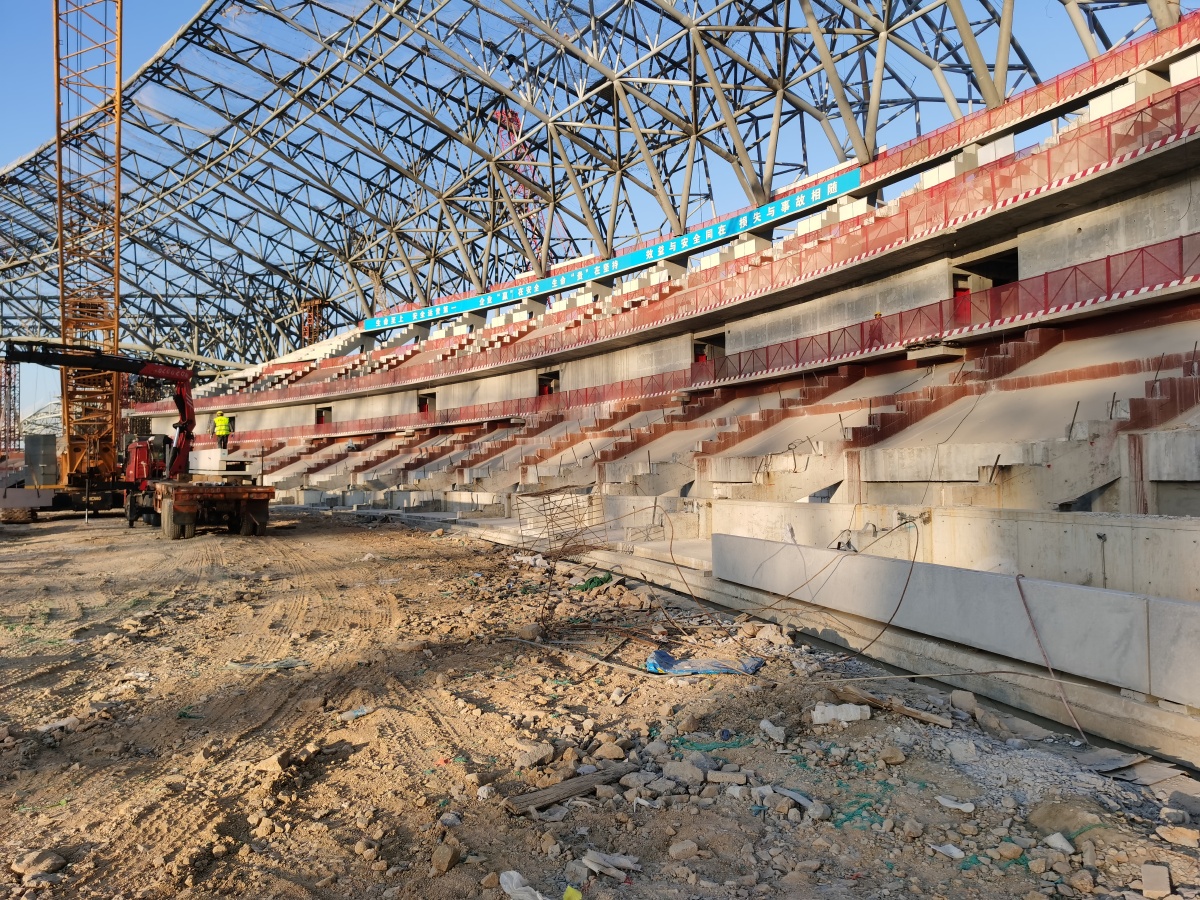 钢结构体育场馆幕墙骨架施工现场现场金属屋面工地