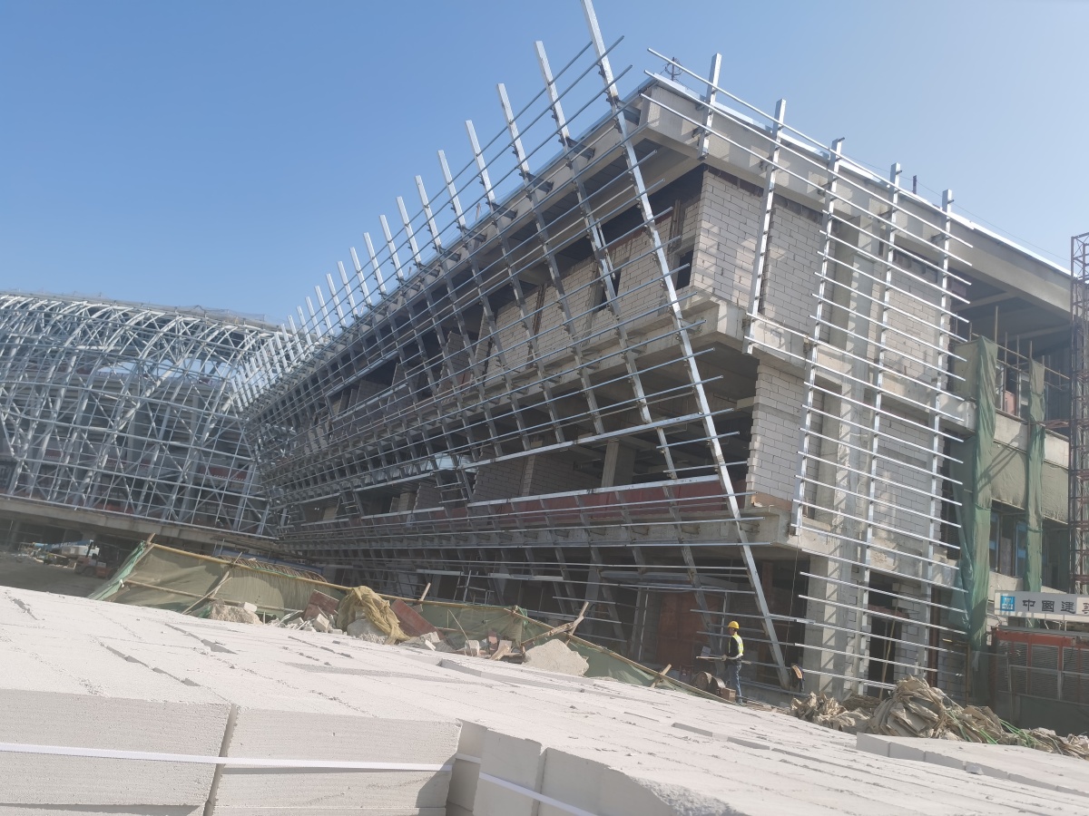 钢结构体育场馆幕墙骨架施工现场现场金属屋面工地
