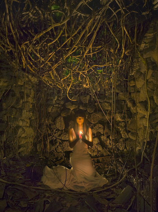 后人赞叹古人的建筑技巧,修葺了庙宇用于膜拜.