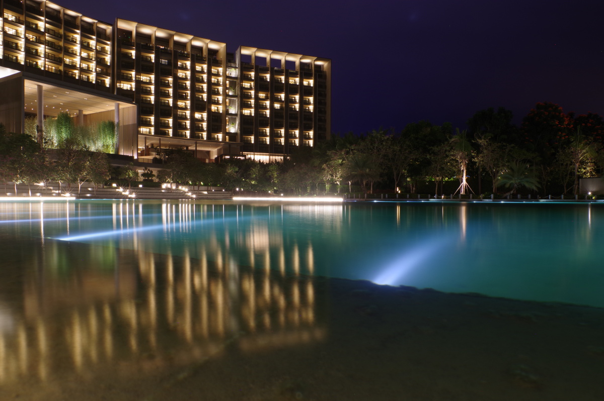 海南三亚艾迪逊酒店夜景1