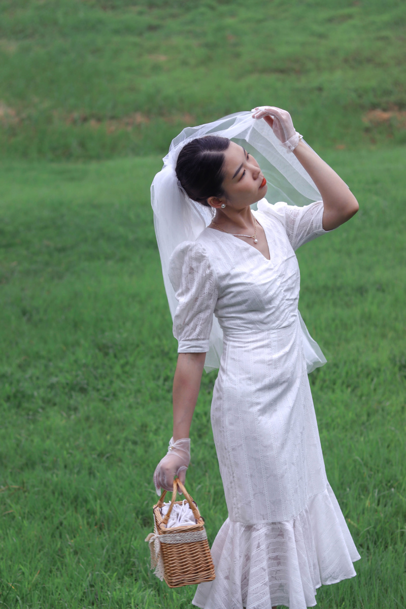 草地静物人像法式复古发现热爱不易为之执拗