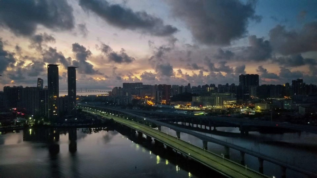 海边的城市,最美的不只有海,还有与大海一样广阔的天空而且当他们放在