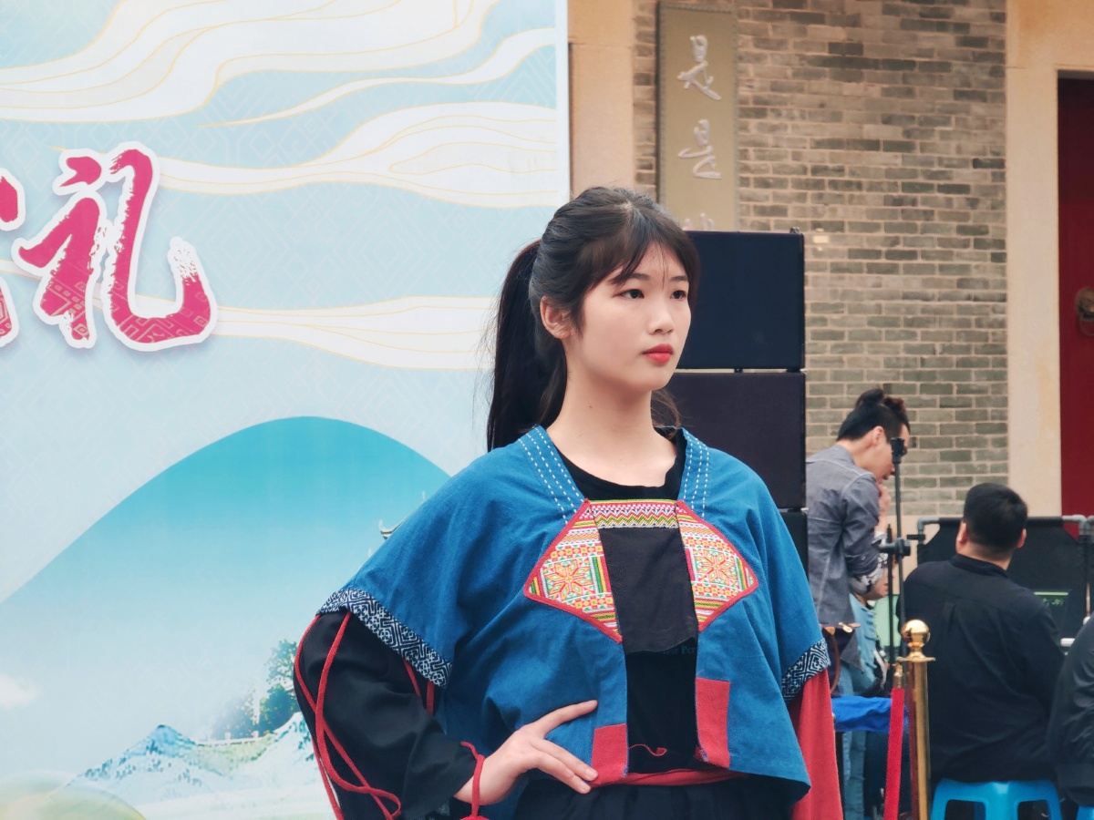 广西的妹子是不是很漂亮呀,个人还是喜欢小巧玲珑型的,你呢?