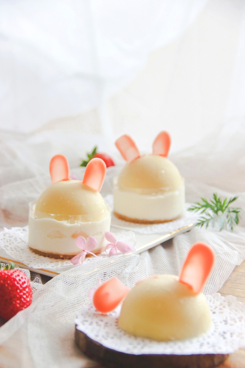 下午茶甜品小兔子慕斯