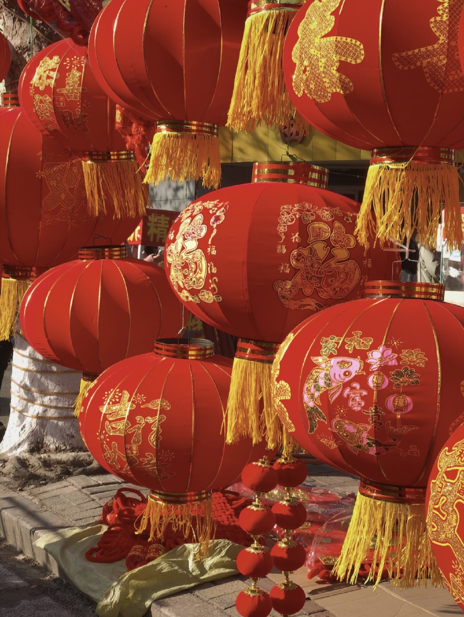 大红灯笼高高挂