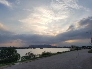 663922