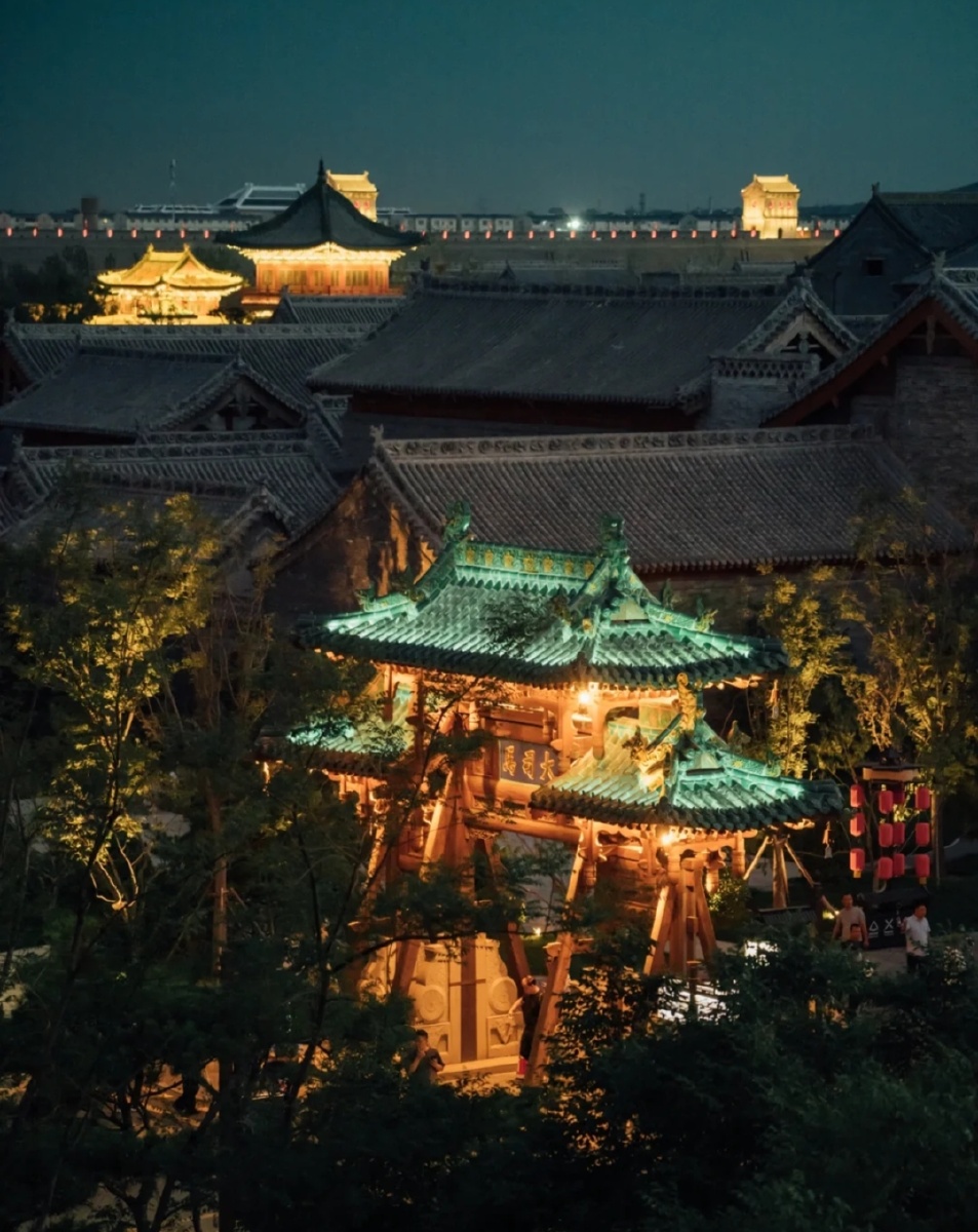 太原古县城夜景如画