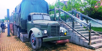 892268