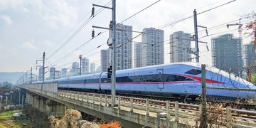 901873