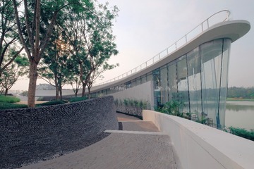 250704