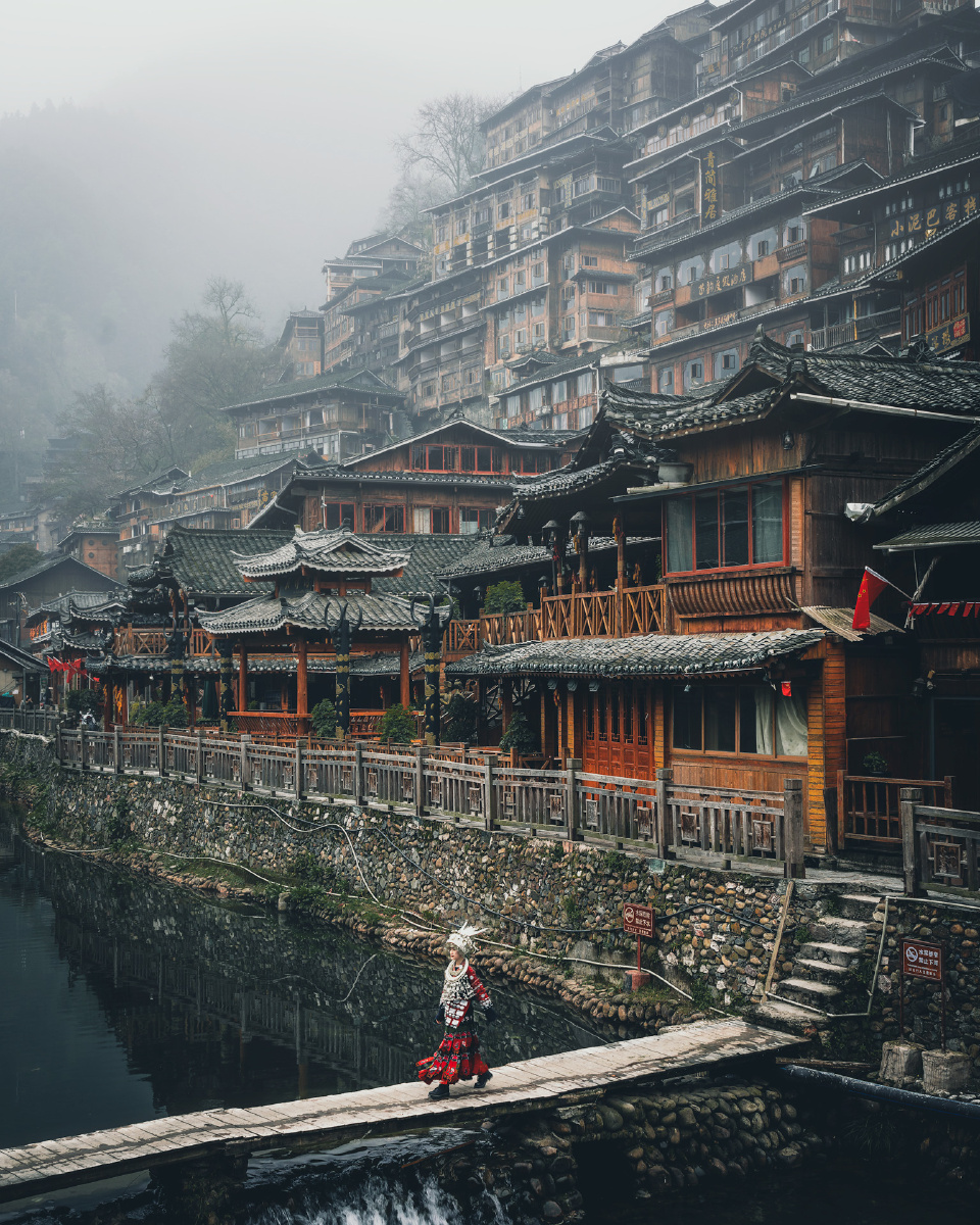 贵州西江千户苗寨全世界最大的苗族村寨