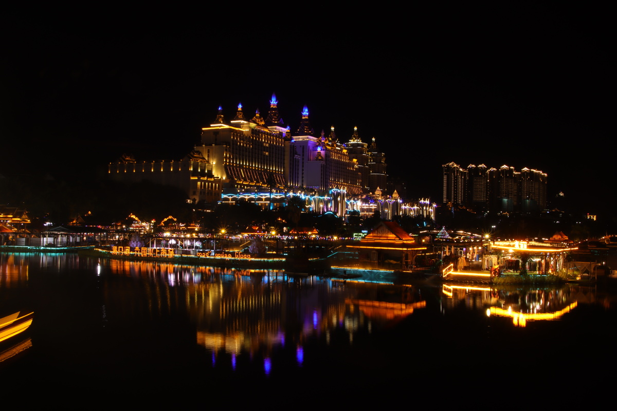 西双版纳告庄西双景夜色