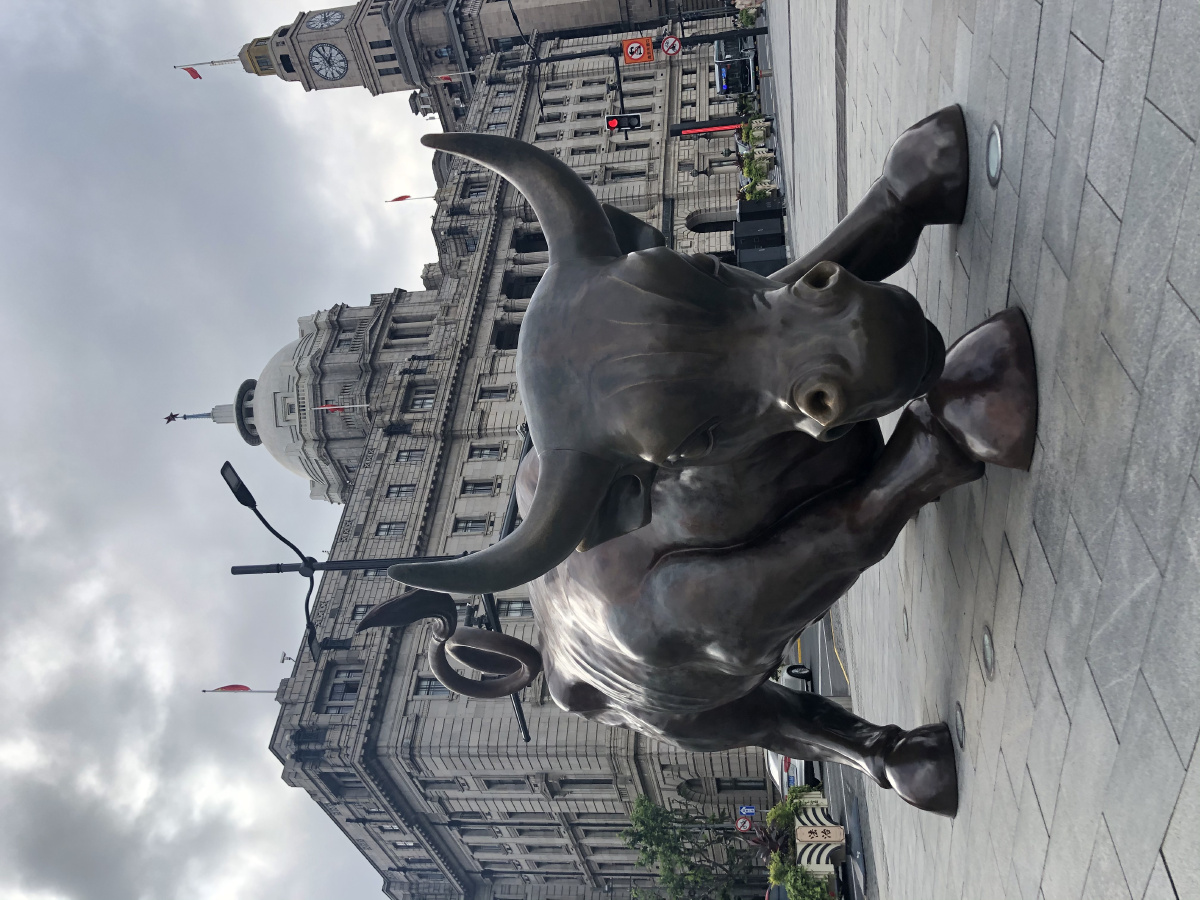 外滩牛,牛气冲天