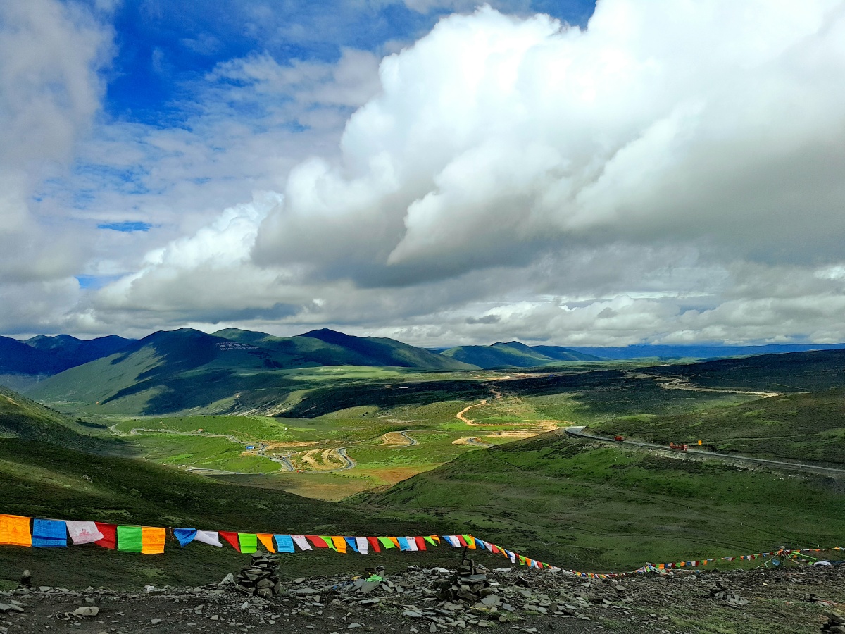 两个季节完全不一样风格的川藏第一关折多山垭口