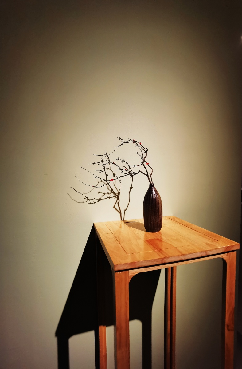 一剪梅室内装饰花瓶简约古朴留白光影