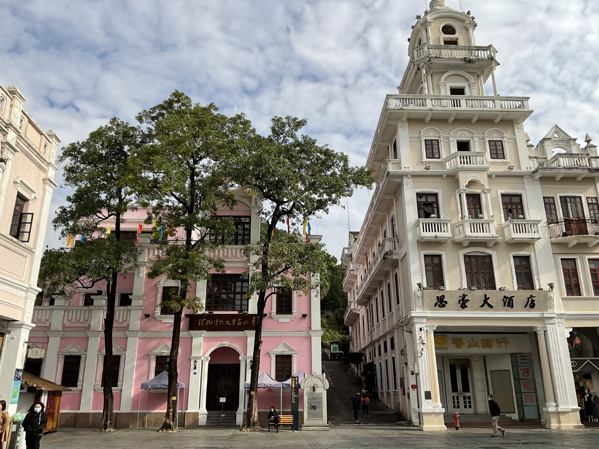 中山市孙文西路步行街地标建筑思豪大洒店