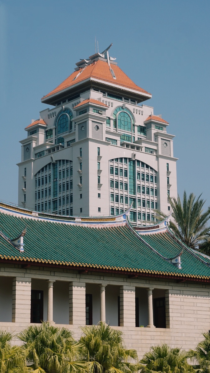 洋溢春日气息的厦门大学摄影福气萱