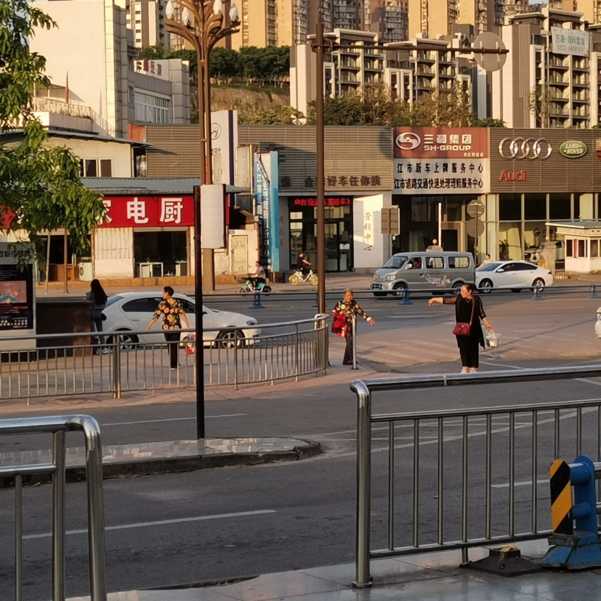 平凡之路黄昏内江