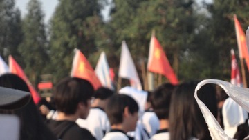 2749374