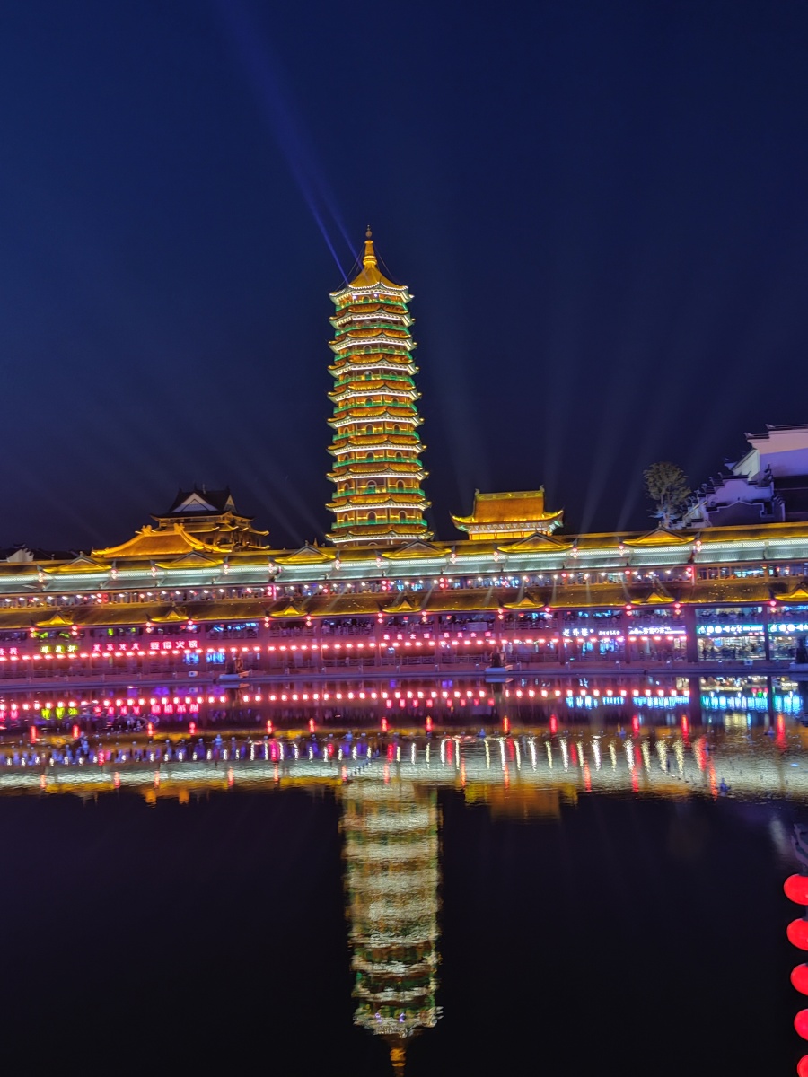 湖州长兴龙之梦乐园不同灯光,不同状态下的太湖古镇