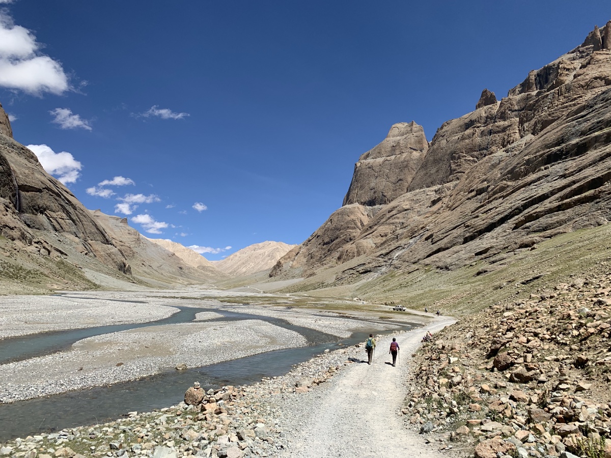 冈仁波齐峰朝圣者的苦中作乐