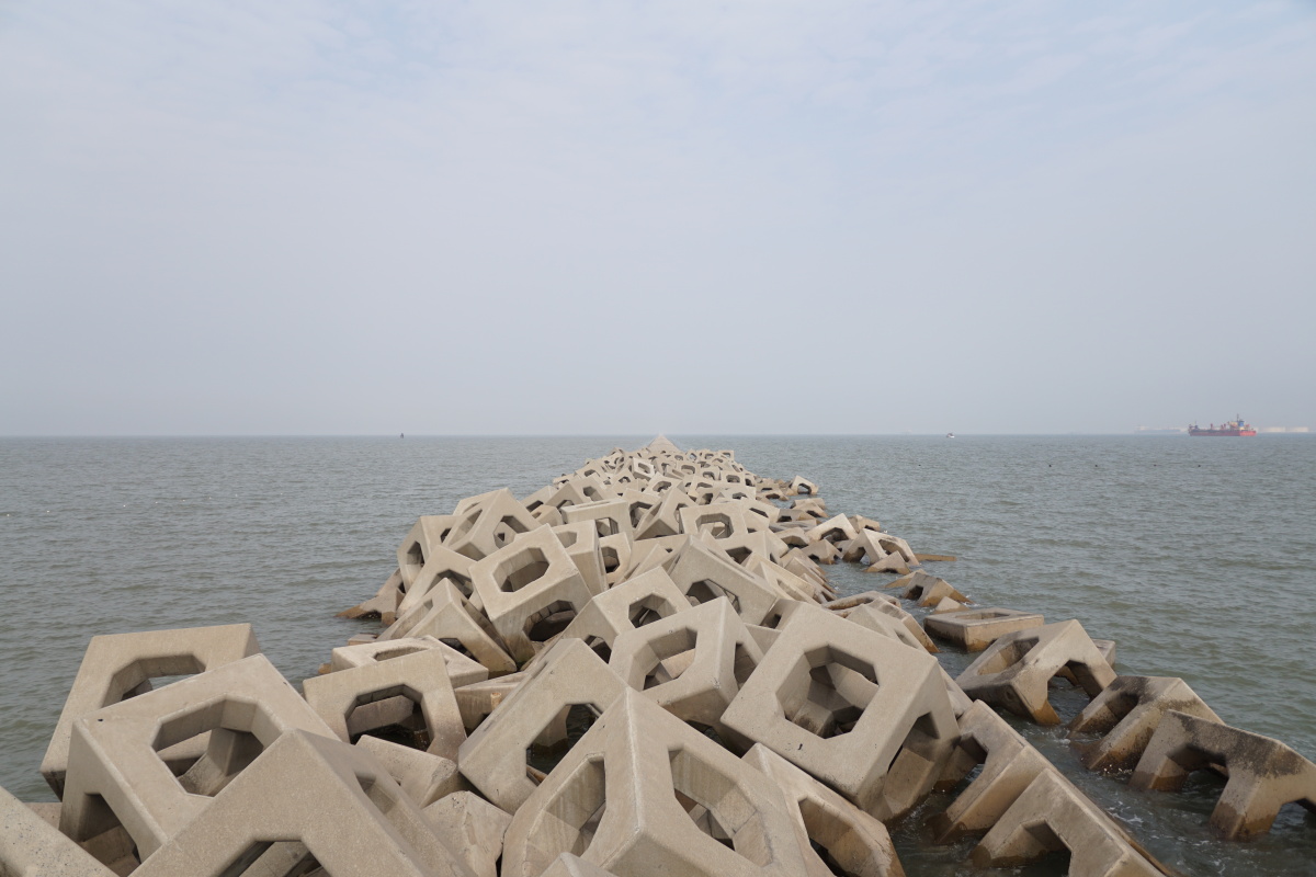 天津滨海新区观澜路防波堤