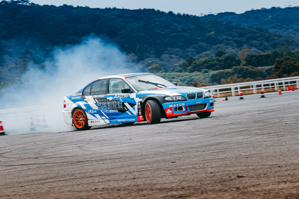 九龙山宝马三系赛道体验让新老3系激情碰撞