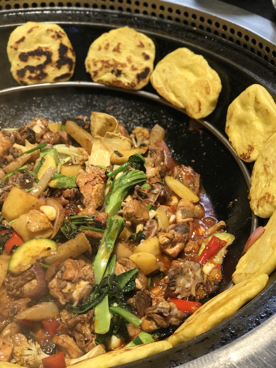 云南特色柴火鸡色香味俱全