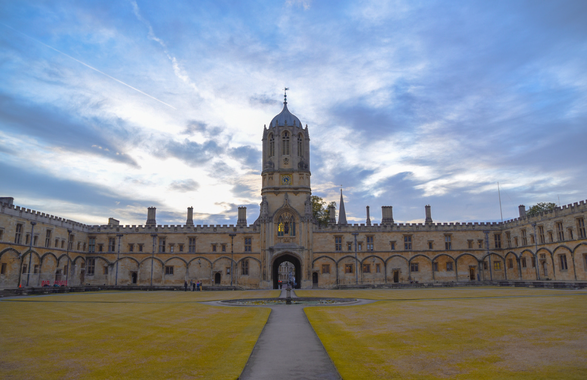 牛津大学
