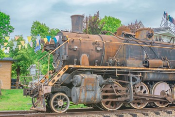 154104