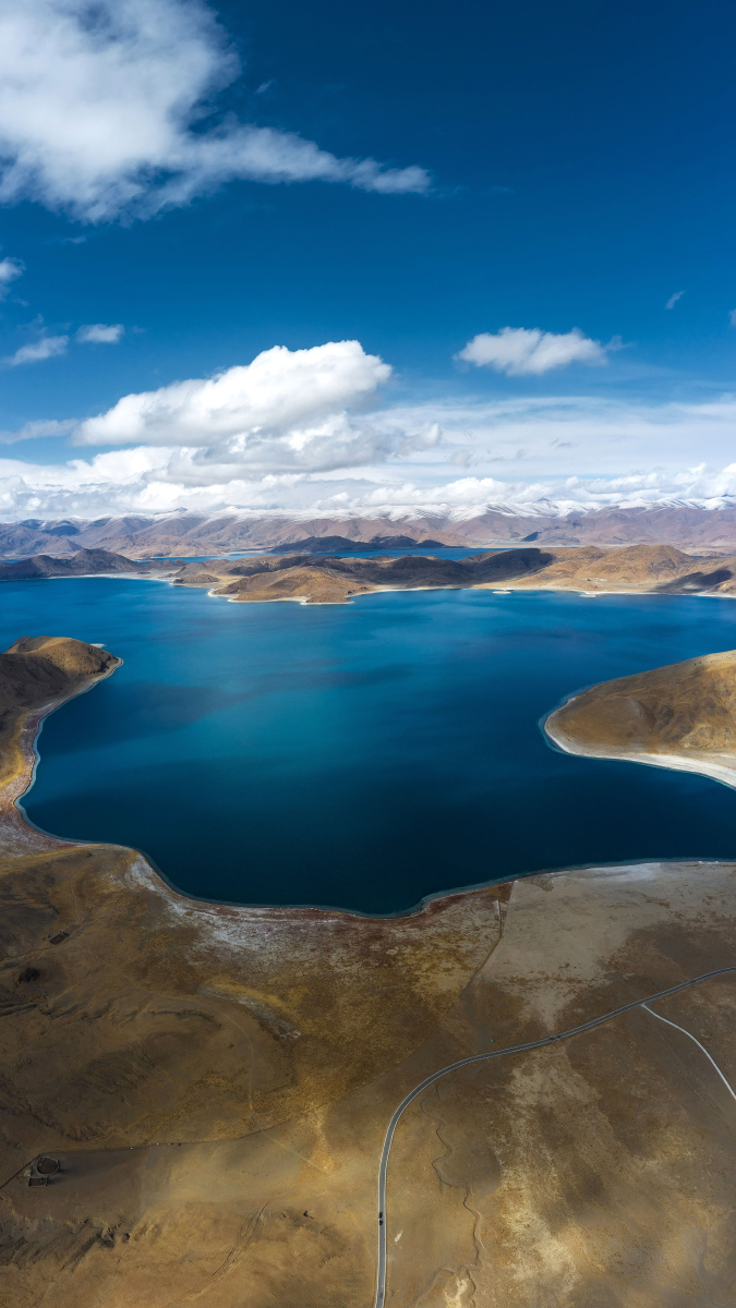 羊湖蓝的那么纯净