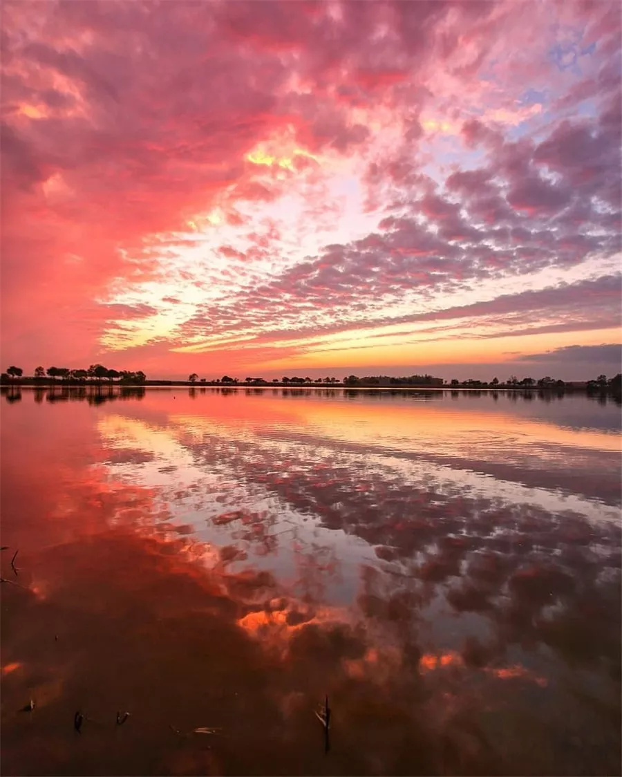的一片云彩但只要是夕阳西下云霞满天不同的风景都会拥有同样的美丽
