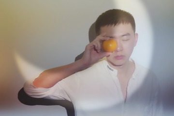 43913