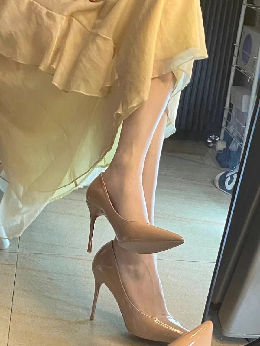 肉色高跟yyds