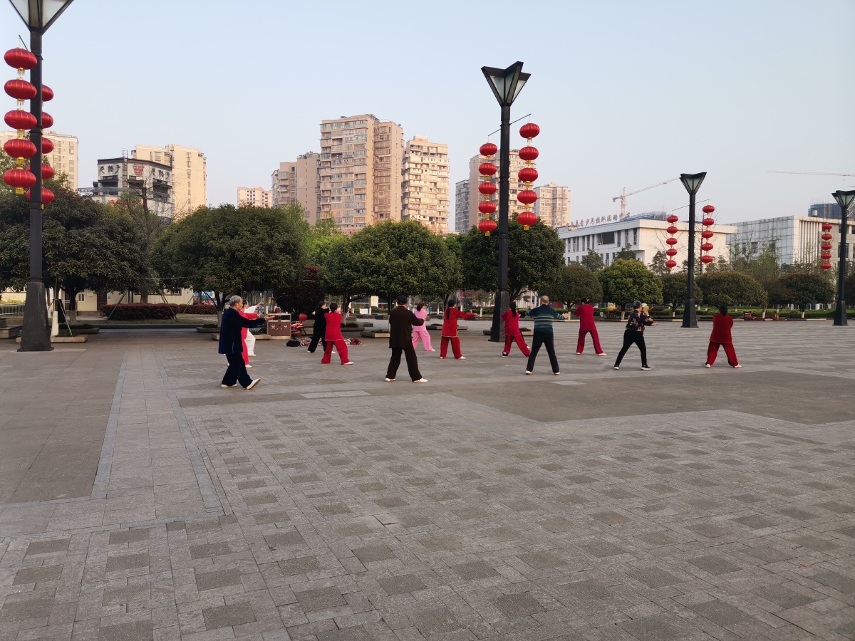 晨练太极拳 br /> 拍摄于2021年春,安岳政府广场.